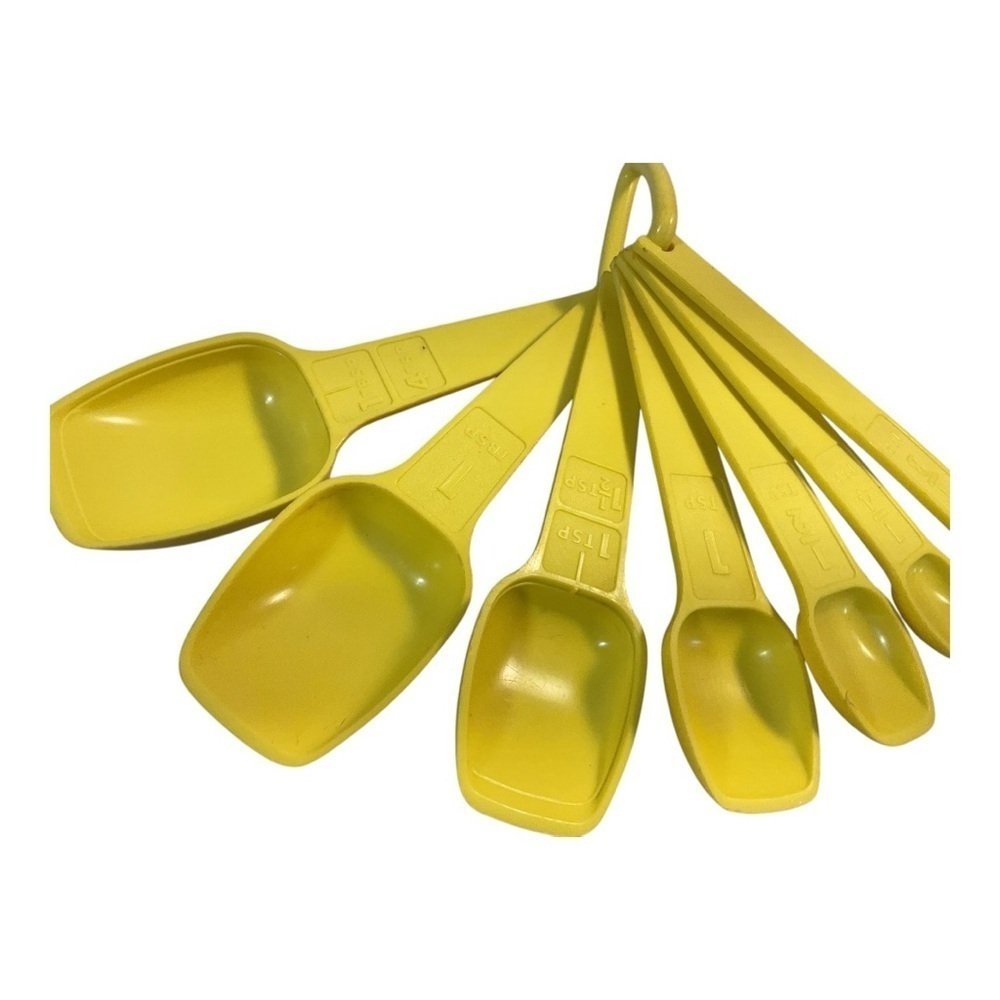 Vintage Tupperware Yellow Measuring Spoon Set with Ring